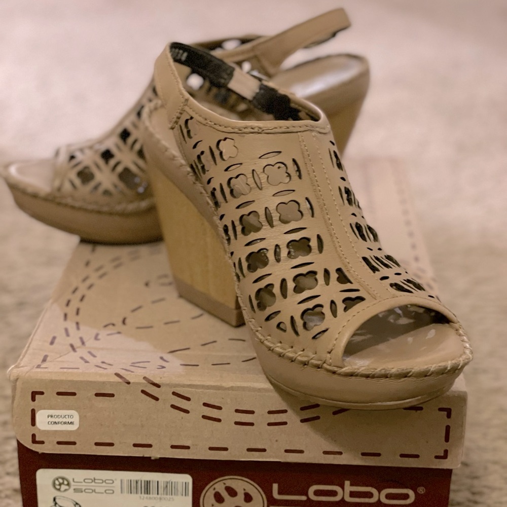 Lobo Solo Wedges